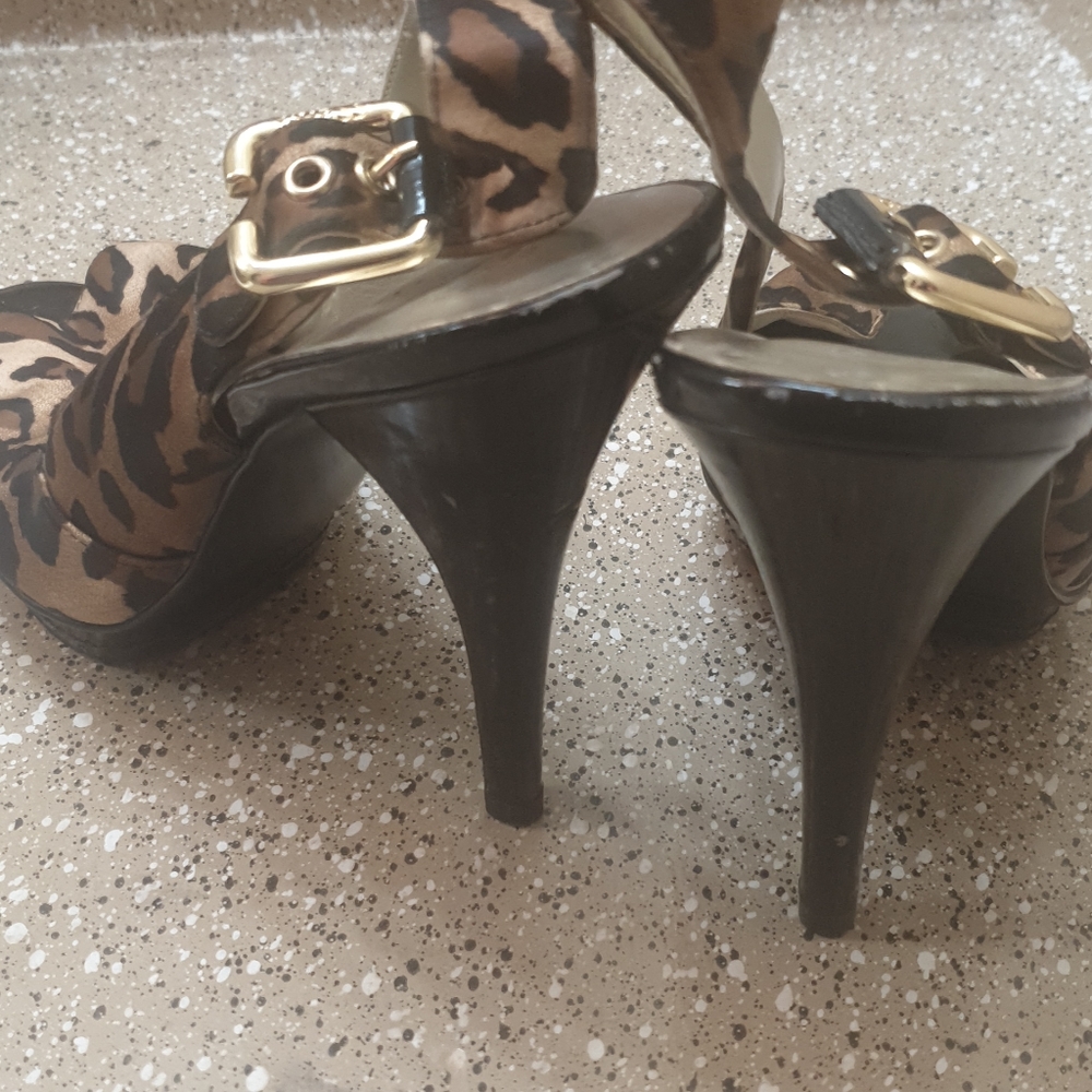 Shose - Picture 3 of 4